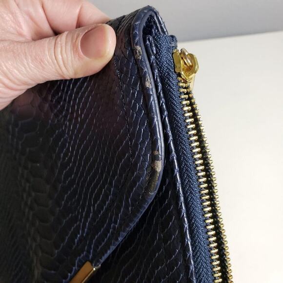 BCBGeneration‎ Navy Envelope Bag - Picture 2 of 6